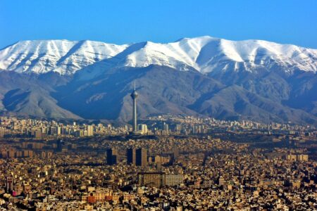 تهران به دو استان غربی و شرقی تقسیم می شود