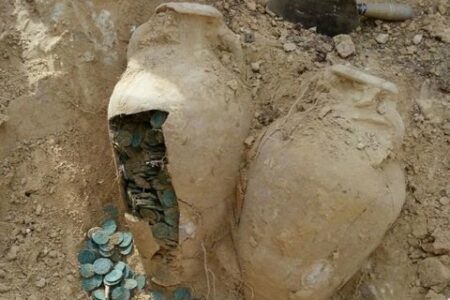 باید با گنج یابی برخورد شود