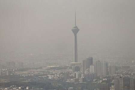 هوای تهران برای گروه‌های حساس خطرآفرین شد/ بیماران قلبی از منزل خارج نشوند