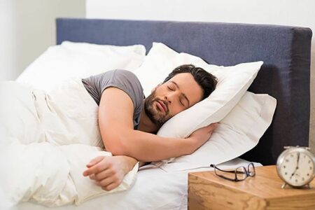خوابیدن به پهلوی چپ به گردش خون کمک می‌کند