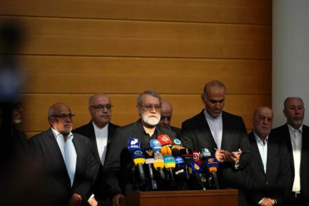 لاریجانی: تصمیم دولت لبنان برای ما محترم است