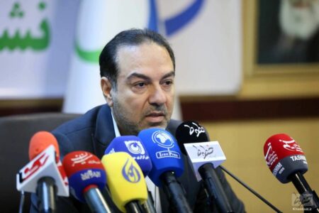 عذرخواهی وزیر بابت رفتار معاونش